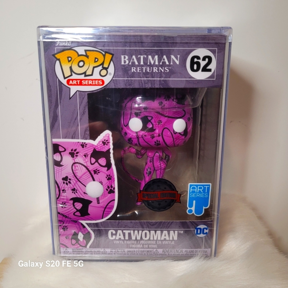 FUNKO POP! ARTIST SERIES DC BATMAN RETURNS CATWOMEN #62 W/HARDCASE PROTECTOR